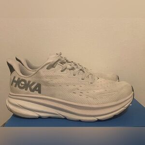 Size 10.5 - Hoka One One Clifton 9